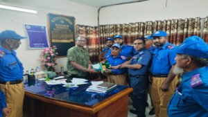 ভোলাহাটে গ্রামপুলিশ নজরুল অবসরে! ওসি দিলেন সম্বর্ধনা!