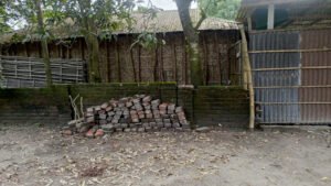 মন্দিরের দেয়াল ভাঙাকে কেন্দ্র করে সংঘর্ষ