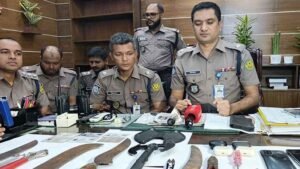 মোহাম্মদপুর অভিযানে হামলার শিকার পুলিশ
