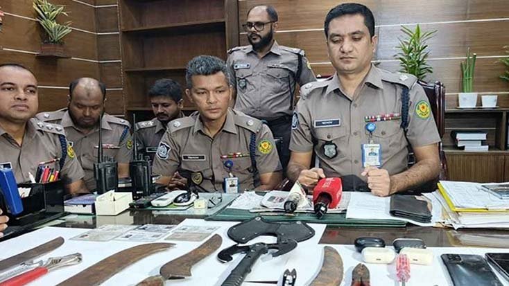 মোহাম্মদপুর অভিযানে হামলার শিকার পুলিশ