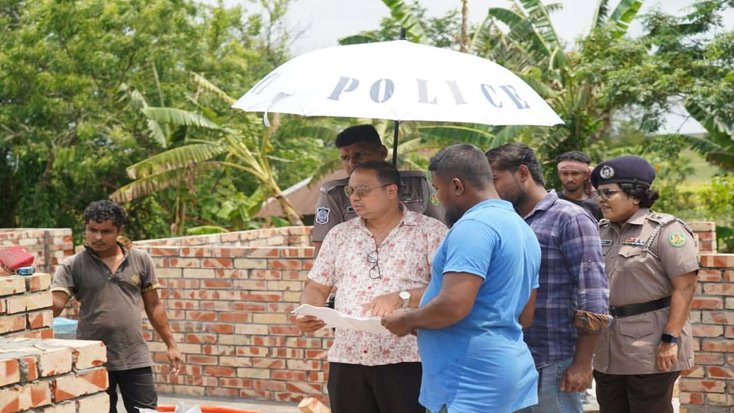 লবণচরা থানার নির্মাণ কাজ পরিদর্শন করলেন কেএমপি কমিশনার