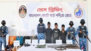 সুন্দরবনে বনদস্যুদের সঙ্গে কোস্ট গার্ডের বন্দুকযুদ্ধ, আটক ৩