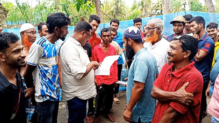 স্নেহের প্রতিদান দখলবাজি বাবার জমি নিজের কব্জায় নিলেন মেয়ে!