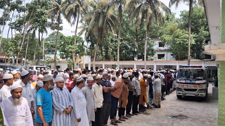 ২৭ বছর ধরে ৭৬ কিলোমিটার পথ পাড়ি দিয়ে ক্লাস নেওয়া শিক্ষক আর নেই