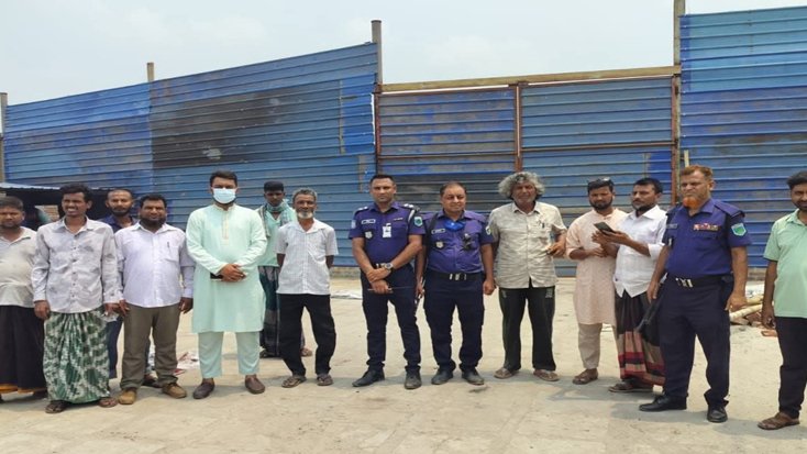 ​ঝিলিমে অবৈধভাবে ব্যাটারি পুড়িয়ে সীসা তৈরি ১ লাখ টাকা জরিমানা​