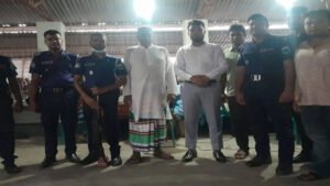 ​​বটতলা হাটে পশুর অতিরিক্ত টোল আদায় ইজারাদারের প্রতিনিধিকে জরিমানা