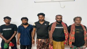 ‎সুন্দরবনের সুমন বাহিনীর প্রধান অস্ত্র সহ আত্মসমর্পণ করেছেন