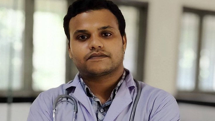 দীর্ঘ ৮ বছরের সংগ্রাম পেরিয়ে অবশেষে চিকিৎসাবিজ্ঞানে স্নাতক হলেন শেরপুরের কৃতি সন্তান ও সমাজকর্মী আজহার