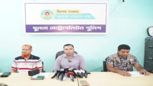 খুলনায় শীর্ষ সন্ত্রাসী গ্রেনেড বাবু'র ক্যাশিয়ার কসাই লিটনসহ গ্রেফতার 