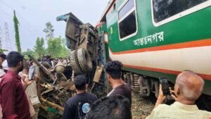 ঢাকা-চট্টগ্রাম রুটে ট্রেন চলাচল বন্ধ