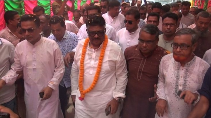 তারেক রহমান মন্দিদের পুরোহিতদের জন্য বেতন ভাতার ব্যাবস্থা করেছেন-নাটোরে হুইপ