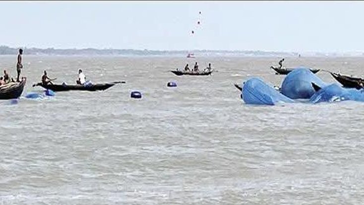 দাকোপে নিষিদ্ধ নেটজালে রেণু পোনা নিধন নৌ পুলিশের বিরুদ্ধে অভিযোগ