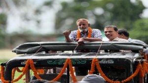 দীঘিনালায় প্রাক্তন শিক্ষার্থীদের আয়োজনে শিক্ষক আবু শামাকে রাজকীয় বিদায় সংবর্ধনা।