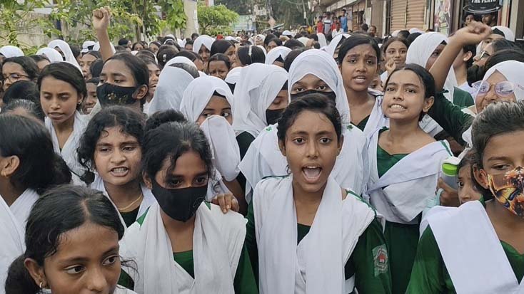 পিরোজপুরে শিক্ষকের বিরুদ্ধে ছাত্রীকে শ্লীলতাহানির অভিযোগ