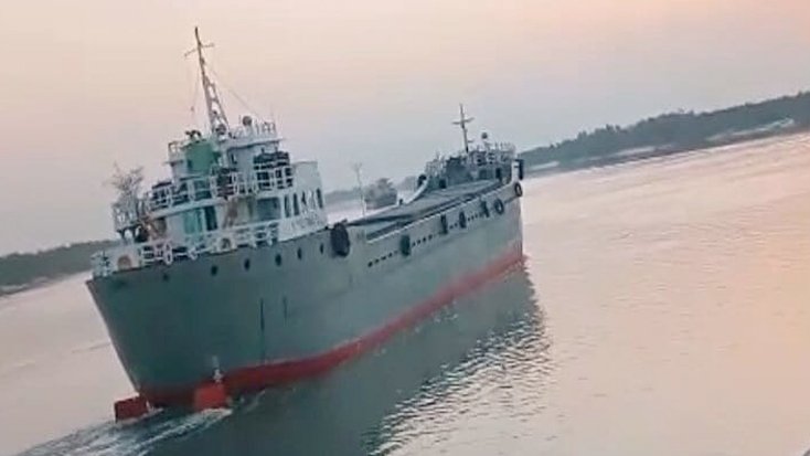 ভারতগামী কার্গো জাহাজে সশস্ত্র ডাকাতি ও গুলিবর্ষণ নিরাপত্তা নিয়ে চরম শঙ্কা