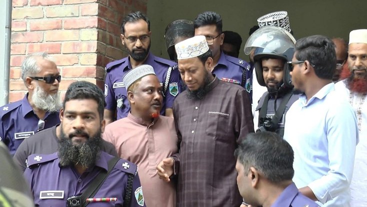 মানহানির দুই মামলায় মুফতি আমির হামজার জামিন