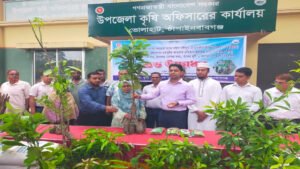 ভোলাহাটে ১৪'শ জন ও ৬৮টি শিক্ষা প্রতিষ্ঠানে ফলজ ও বনজ চারা, সার-বীজসহ বিভিন্ন উপকরণ বিতরণের  উদ্বোধন 