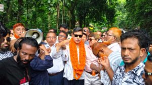 আমি এখনো সংসদ সদস্য, ভুলে যাবেন না-রাঙামাটিতে ফিরে দীপেন দেওয়ান
