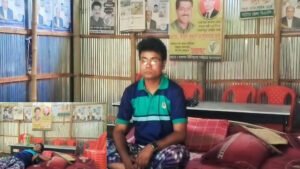 কাঁথা,বালিশ নিয়ে বিএনপি,র কার্য়ালয়ে আশ্রয় নিলেন-স্বেচ্ছাসেবকদল নেতা