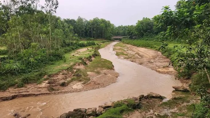 ঝিনাইগাতীর গারো পাহাড় ধ্বংসের পথে প্রশাসনের অভিযানেও থামছে না অবৈধ বালু উত্তোলন