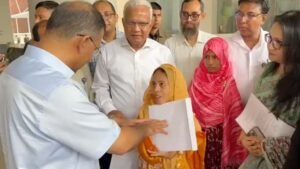 প্রতিবন্ধী তিন ব্যক্তির হাতে নিয়োগপত্র তুলে দিলেন প্রধানমন্ত্রী