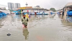 রাজধানীতে টানা বৃষ্টিতে স্থবির জনজীবন