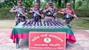 সীমান্তে বিজিবির অভিযানে এস্কাফ সিরাপ ও ভারতীয় মোবাইল ফোন জব্দ