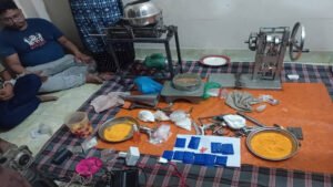 কেরাণীগঞ্জে ইয়াবা তৈরির কারখানায় র‌্যাবের অভিযান, আটক ৪